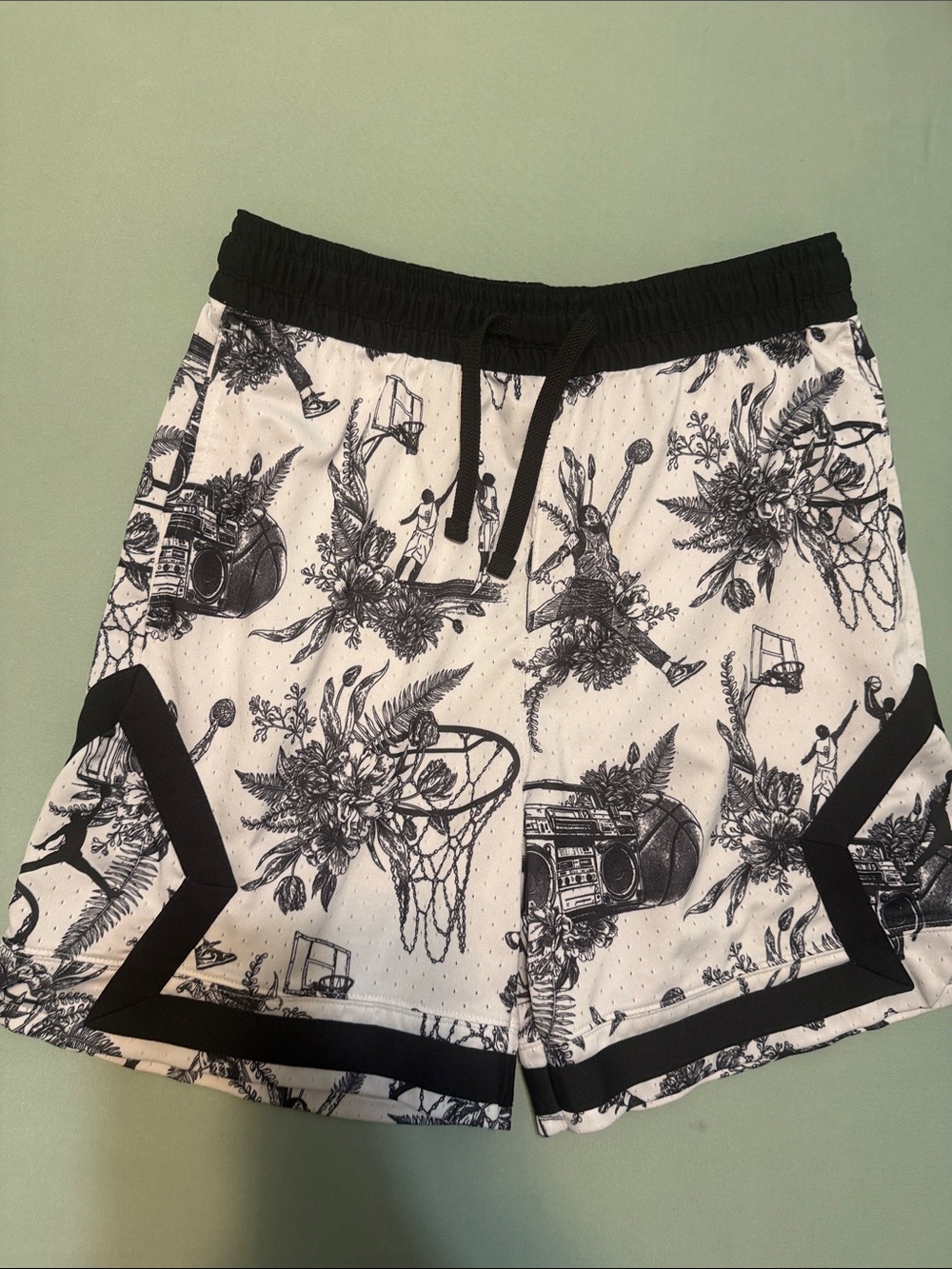 Jordan Men's Black & White Floral Basketball Graphic Athletic Shorts